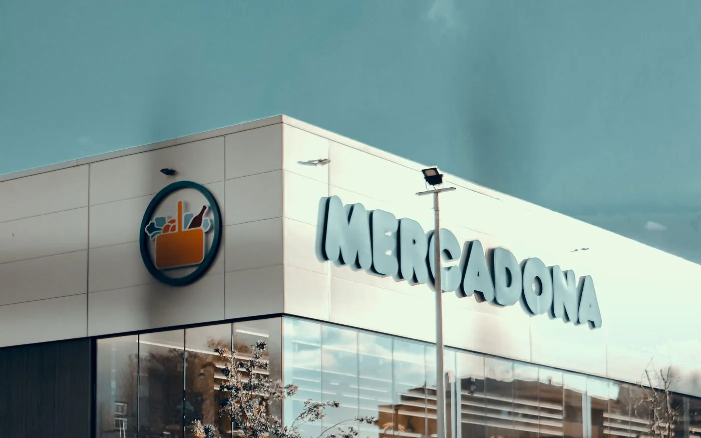 Fachada de tienda de Mercadona sin CBD